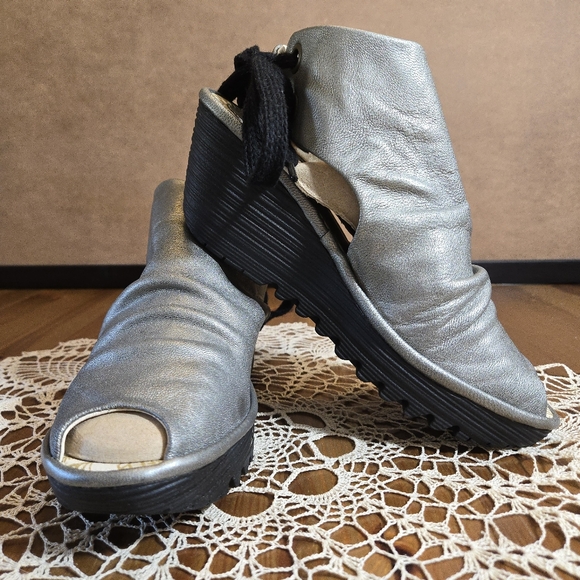 Fly London Shoes - Fly Londen Slouch Metallic Silver Yema Peep Toe Wedge Sandals Size 9 or Euro 40